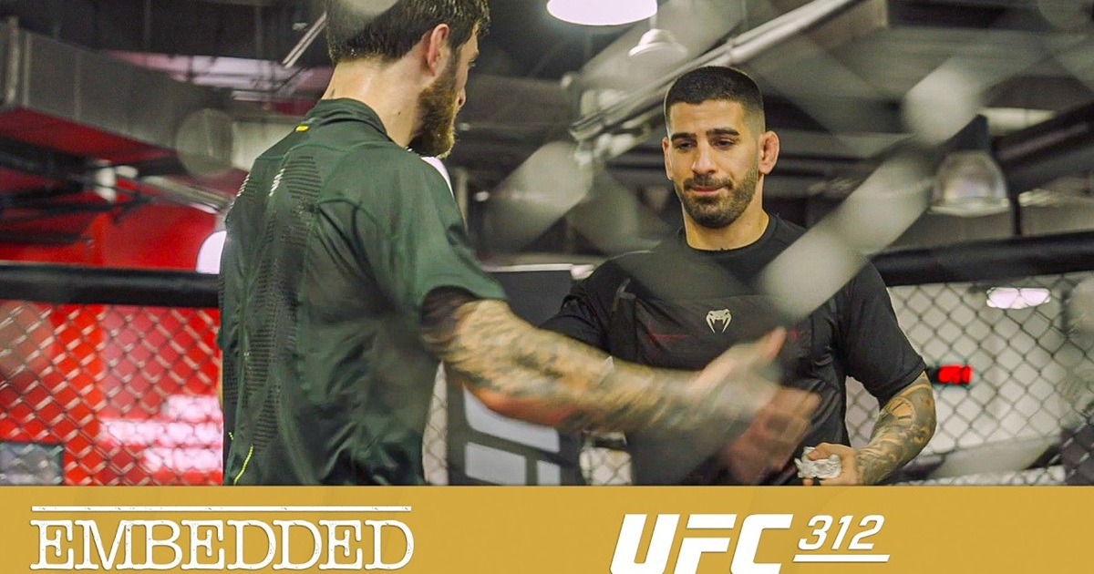 UFC 312: Embedded: Ilia Topuria pomaga bratu w przygotowaniach do walki (WIDEO)